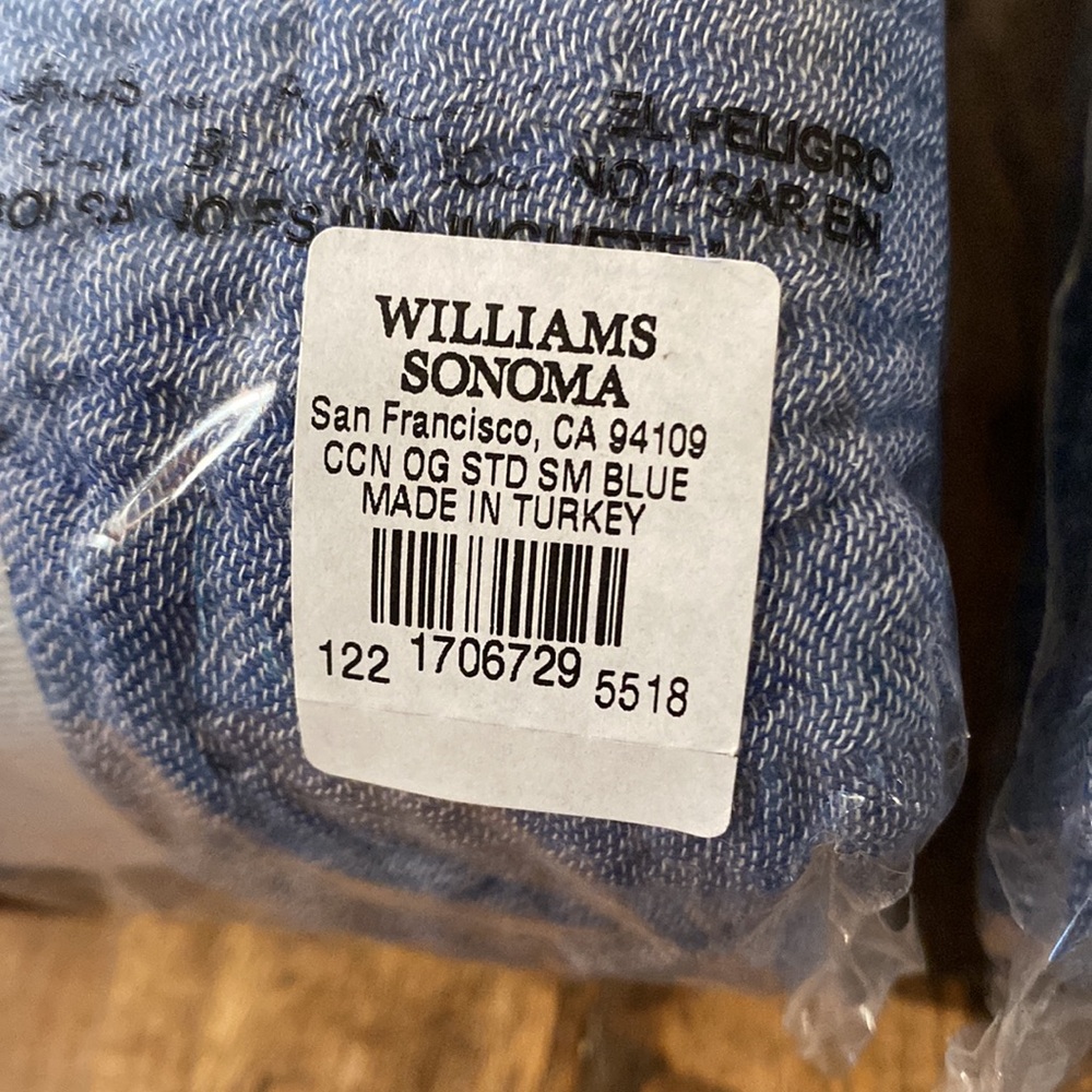 Williams Sonoma cocoon organic bedding shams (2) - Picture 5 of 6
